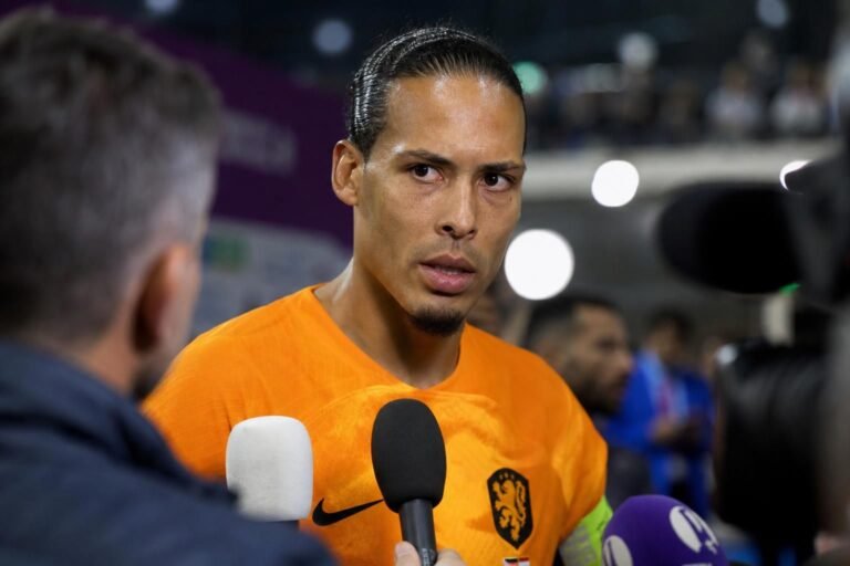 Virgil van Dijk reageert na het WK-gelijkspel van Nederland tegen Japan
