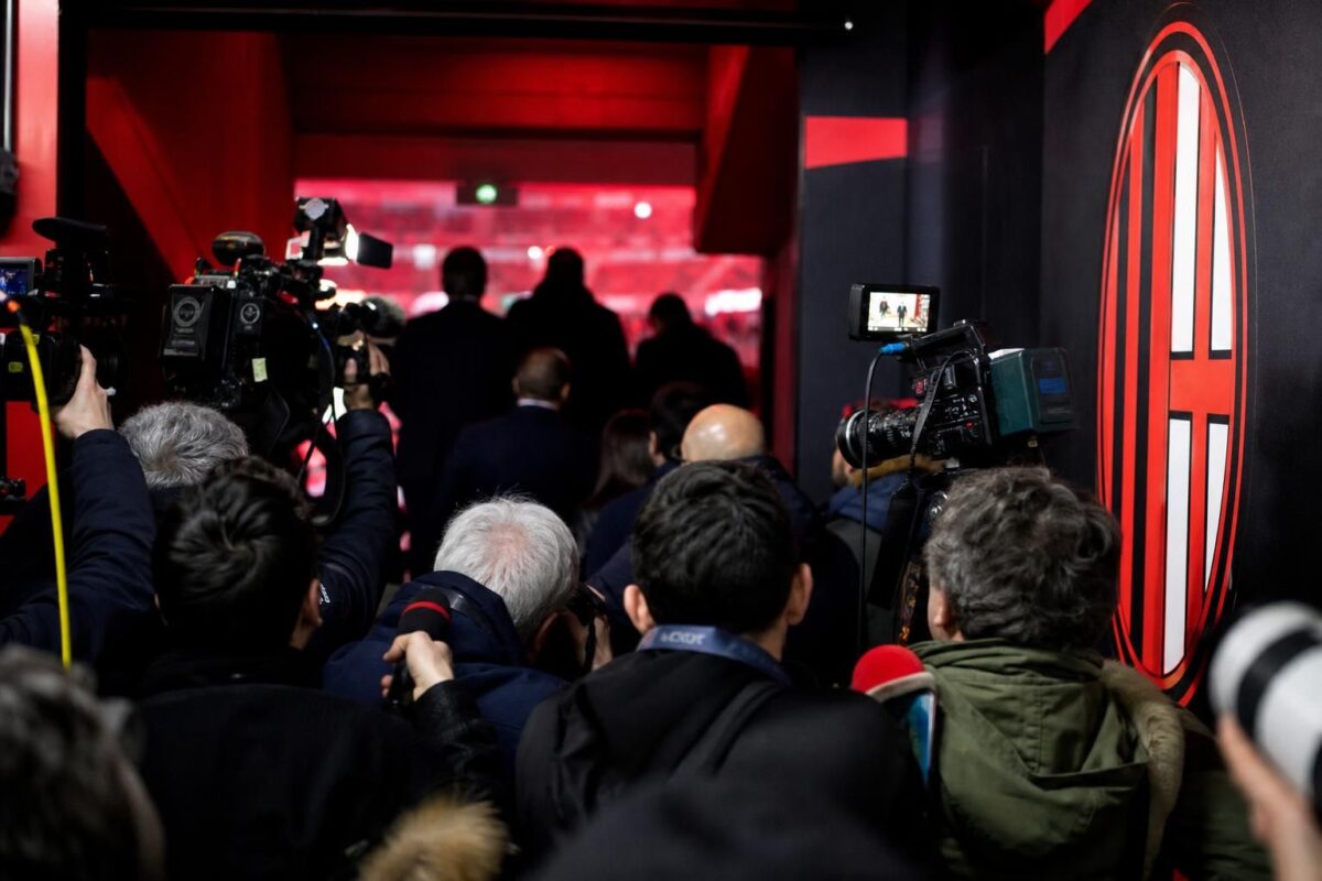 Perscontext bij AC Milan rond de komst van een nieuwe trainer in San Siro