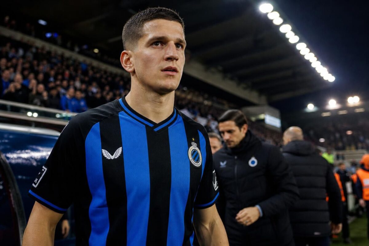Christos Tzolis in de kleuren van Club Brugge tijdens een zomer vol transferinteresse