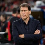 Rudi Garcia langs de zijlijn tijdens een gespannen wedstrijd van de Rode Duivels