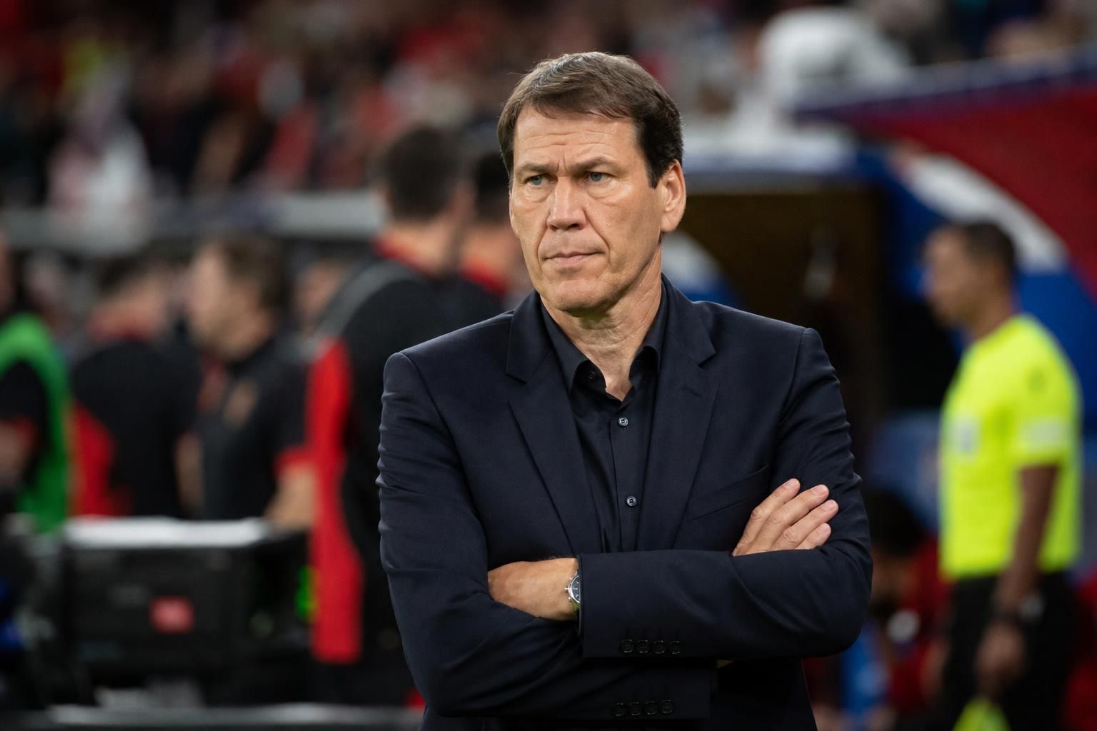 Rudi Garcia langs de zijlijn tijdens een gespannen wedstrijd van de Rode Duivels