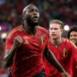 Romelu Lukaku viert na de gelijkmaker van de Rode Duivels tegen Egypte