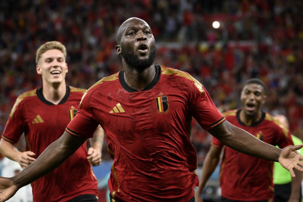 lukaku-rode-duivels-wk-start-egypte Romelu Lukaku viert met de Rode Duivels tijdens de WK-match tegen Egypte