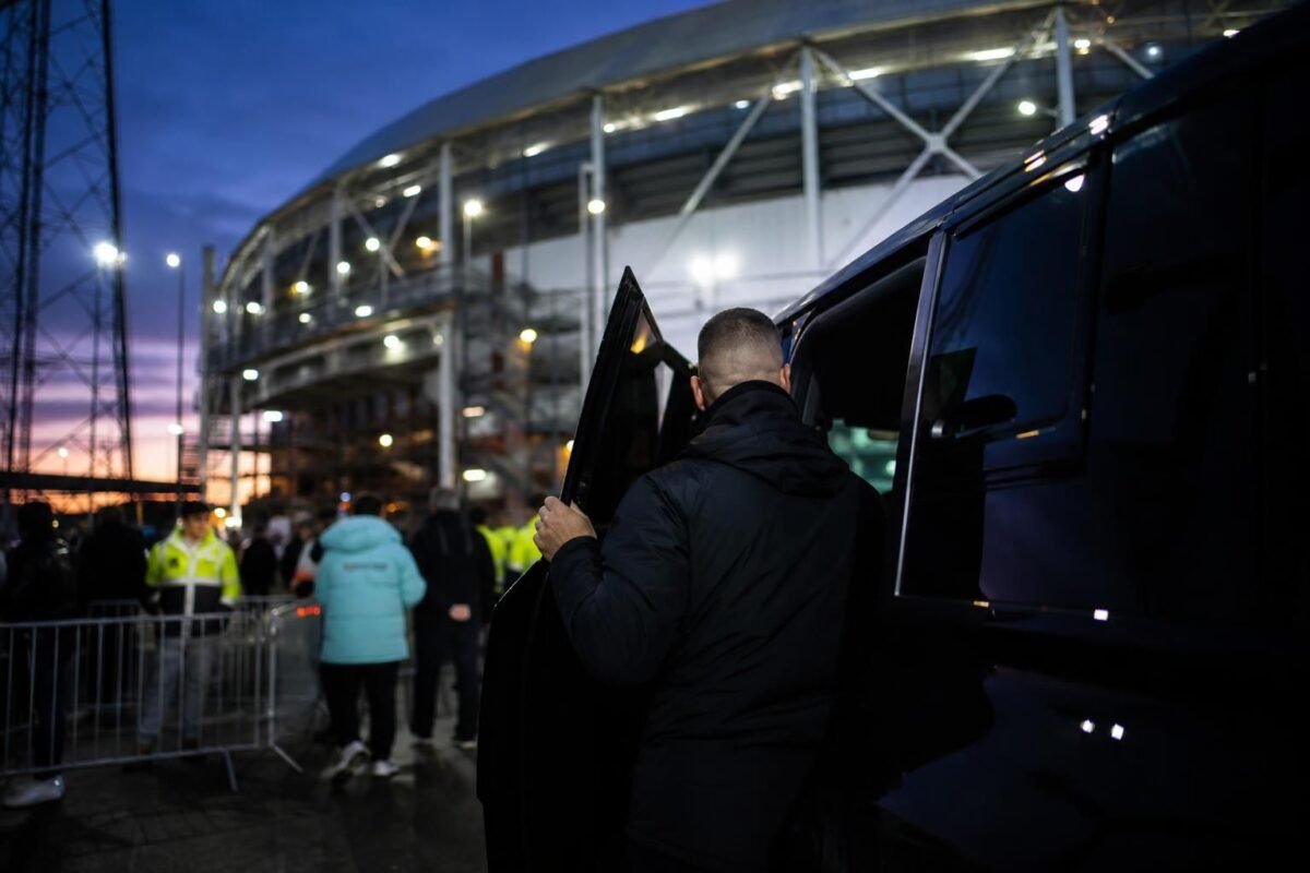 Transfercontext rond Feyenoord na de interesse in Ilian Hadidi.