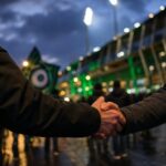 Transfercontext rond Cercle Brugge met groen-zwarte sfeer aan een stadion