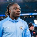 Jérémy Doku in een Manchester City-context rond zijn mogelijke contractverlenging