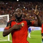 Romelu Lukaku viert een doelpunt voor de Rode Duivels in een internationale wedstrijd