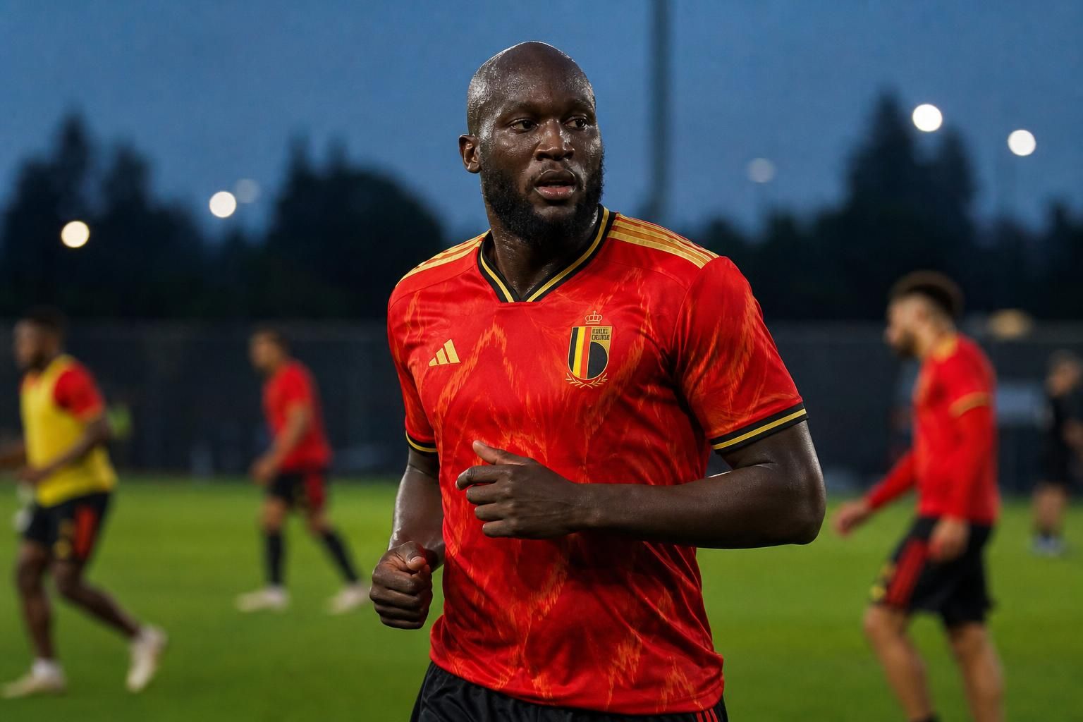 Romelu Lukaku werkt bij de Rode Duivels aan wedstrijdritme tijdens een besloten oefensessie