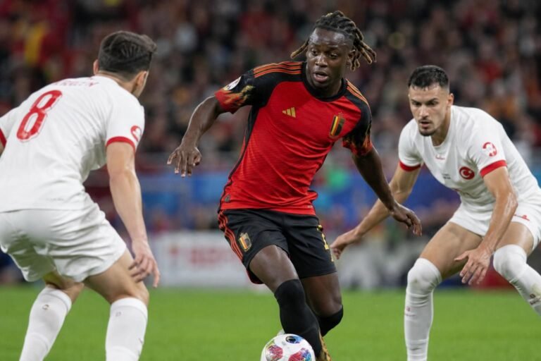 Jérémy Doku tijdens een gespannen interlandmoment bij de Rode Duivels