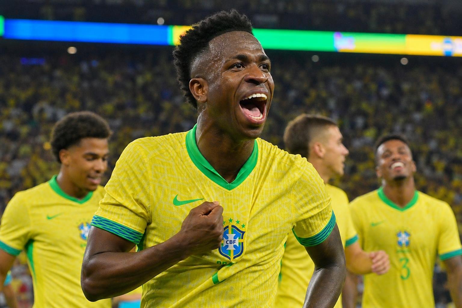 Brazilië viert tijdens de WK-voorbereiding na een ruime oefenzege