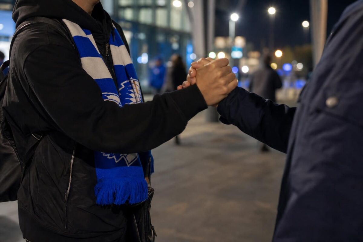 Transfercontext rond KAA Gent met focus op een jonge aanwinst zonder herkenbare gezichten