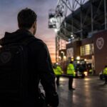 Transferbeeld rond Beau Reus en Hearts in een Schotse stadionomgeving
