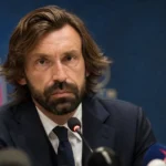 Andrea Pirlo tijdens een gespannen persmoment rond de Italiaanse nationale ploeg