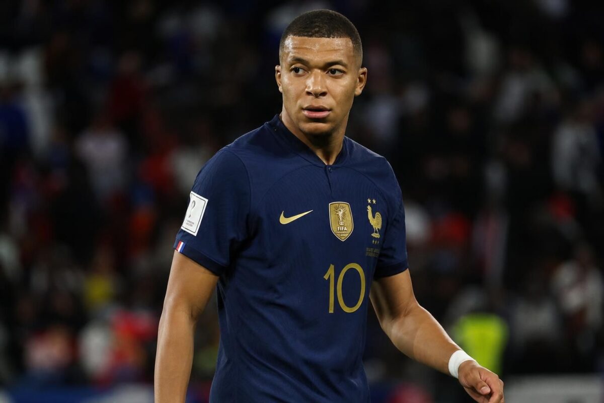 Kylian Mbappé in Franse WK-context voor de troostfinale tegen Engeland