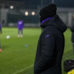 Gespannen trainingsmoment bij RSC Anderlecht zonder herkenbare gezichten.