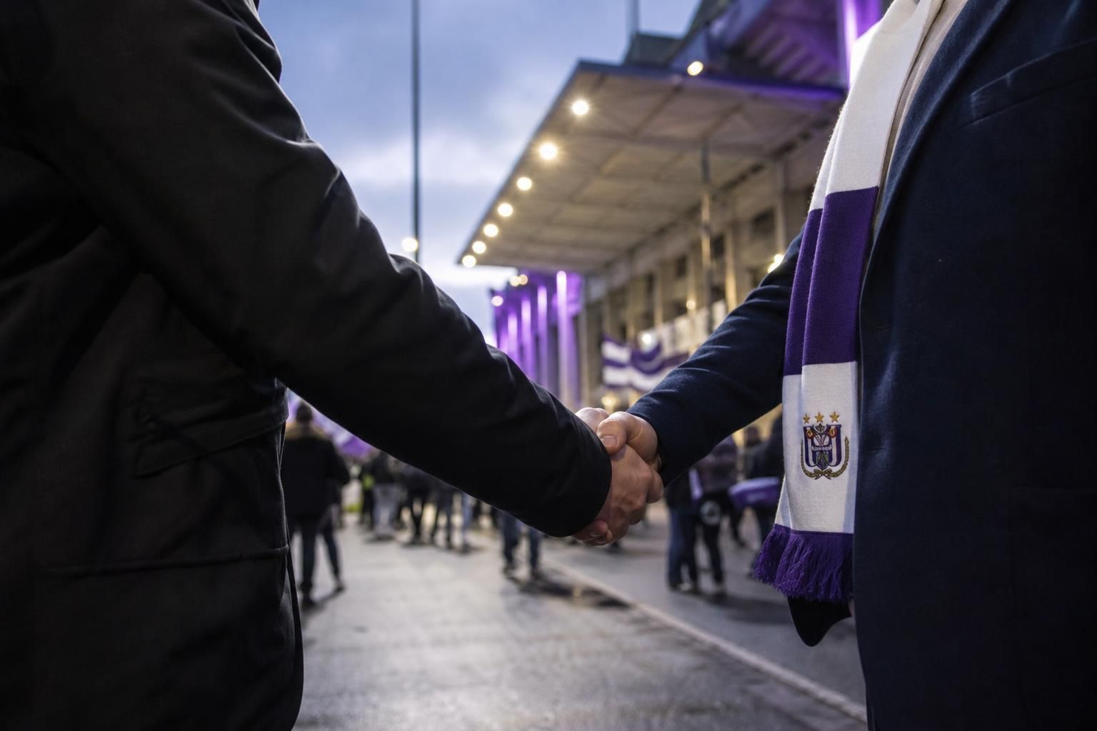 Transferstemming rond RSC Anderlecht bij het Lotto Park zonder herkenbare personen