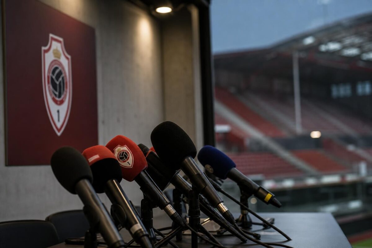 Sfeerbeeld van spanning rond Royal Antwerp FC na de uitspraken van Stef Wils