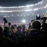 Een gespannen pers- en stadioncontext rond de WK-finale zonder herkenbare gezichten