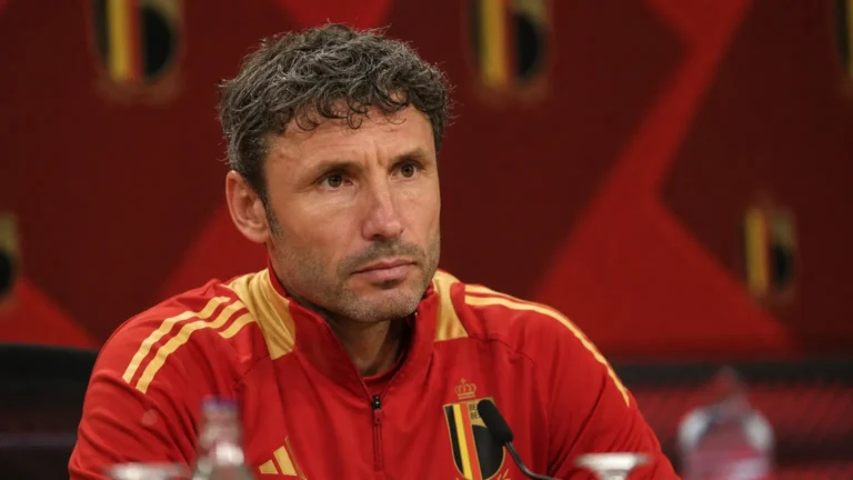 Mark van Bommel krijgt bij de Rode Duivels meteen enkele gevoelige keuzes op tafel.