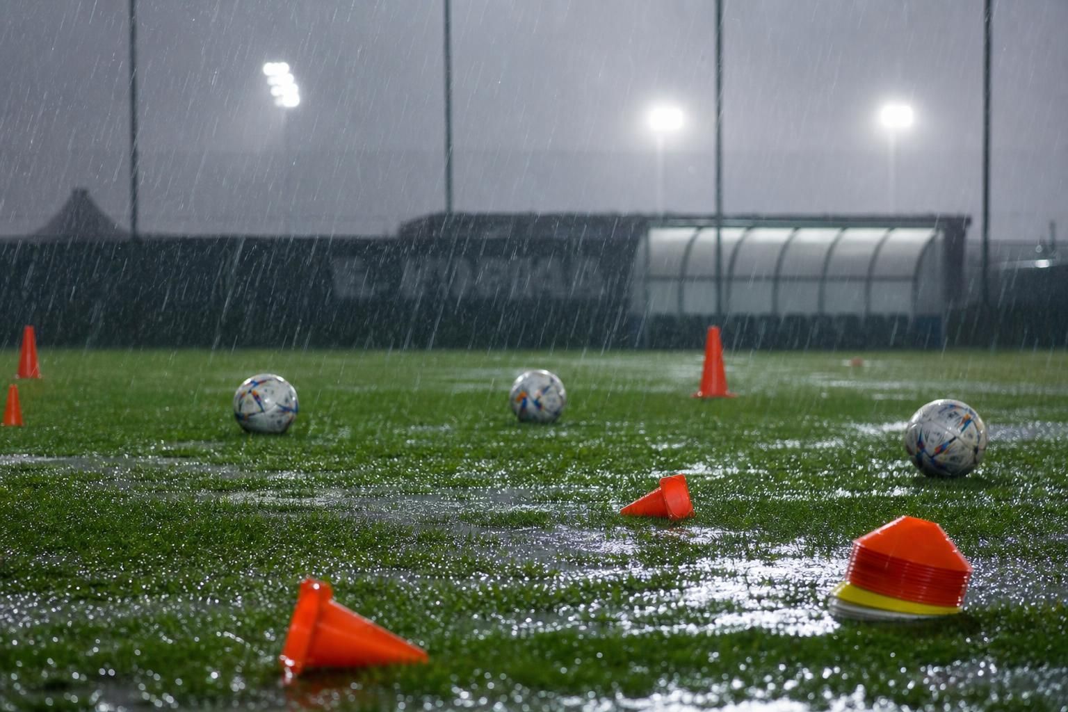 Stormweer boven een voetbalstadion in New Jersey in de aanloop naar de WK-finale tussen Spanje en Argentinië