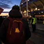 Transfercontext rond AS Roma aan een stadionomgeving zonder herkenbare gezichten