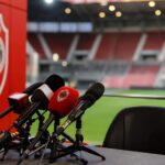 Perssfeer rond de Bosuil bij nieuws over Toby Alderweireld en Antwerp
