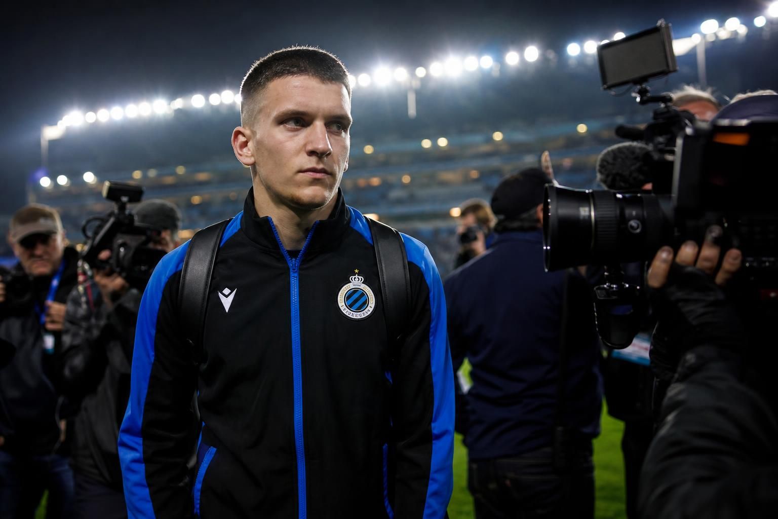 Christos Tzolis in een Club Brugge-context tijdens een geladen transferzomer