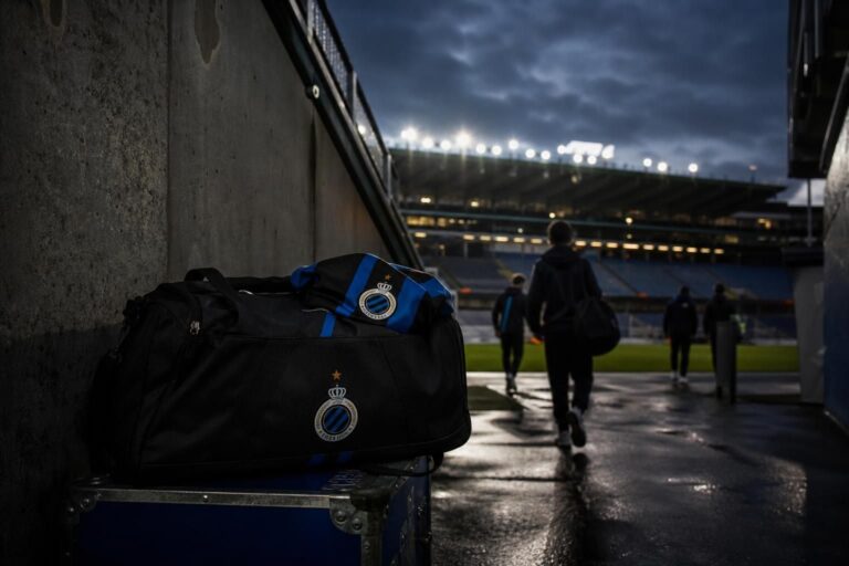 Transferdruk rond Club Brugge met Jan Breydel als decor
