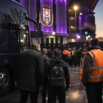 Transfercontext rond Anderlecht met paars-witte stadionomgeving en gespannen zomerse mercato-sfeer