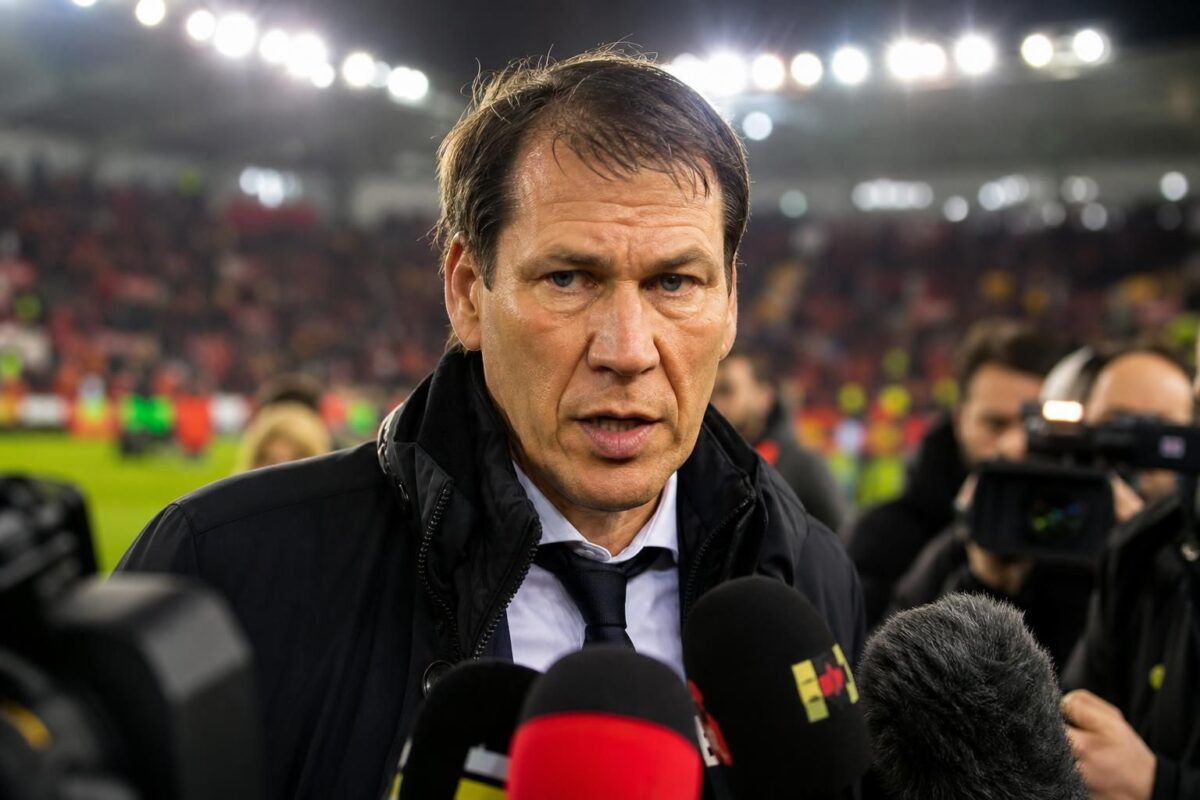 Rudi Garcia in een perscontext rond de Rode Duivels na de comeback tegen Senegal