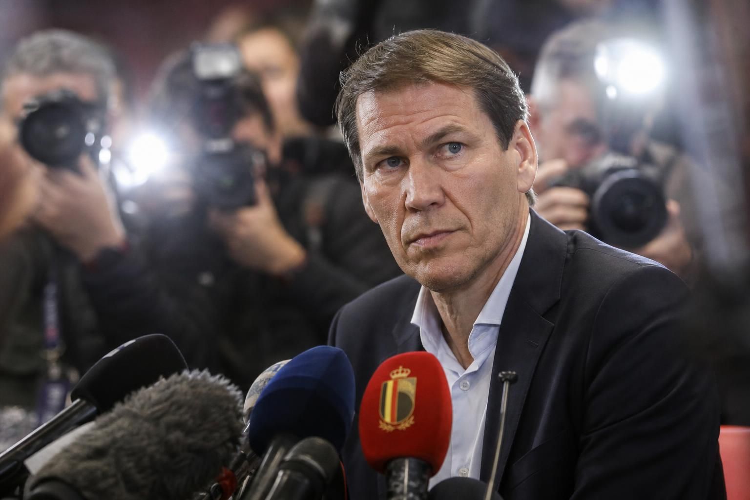 Rudi Garcia tijdens een gespannen persmoment bij de Rode Duivels