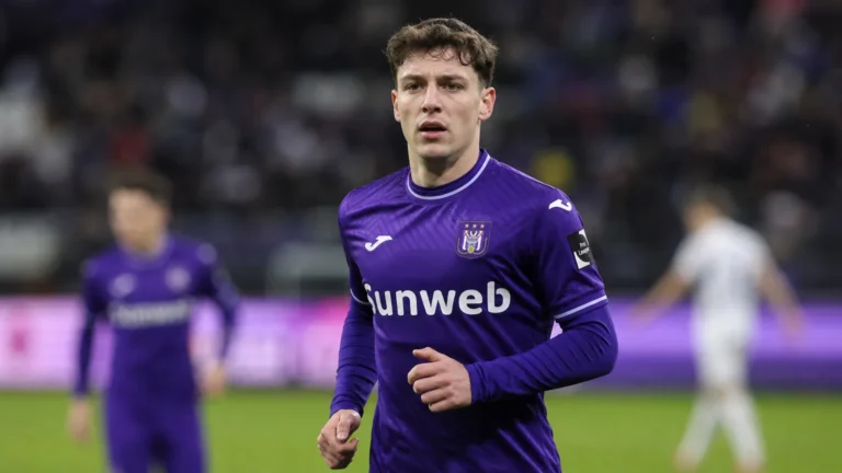 Adriano Bertaccini in het tenue van RSC Anderlecht tijdens een wedstrijd