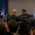 Gespannen perscontext rond internationaal voetbalbestuur zonder herkenbare gezichten