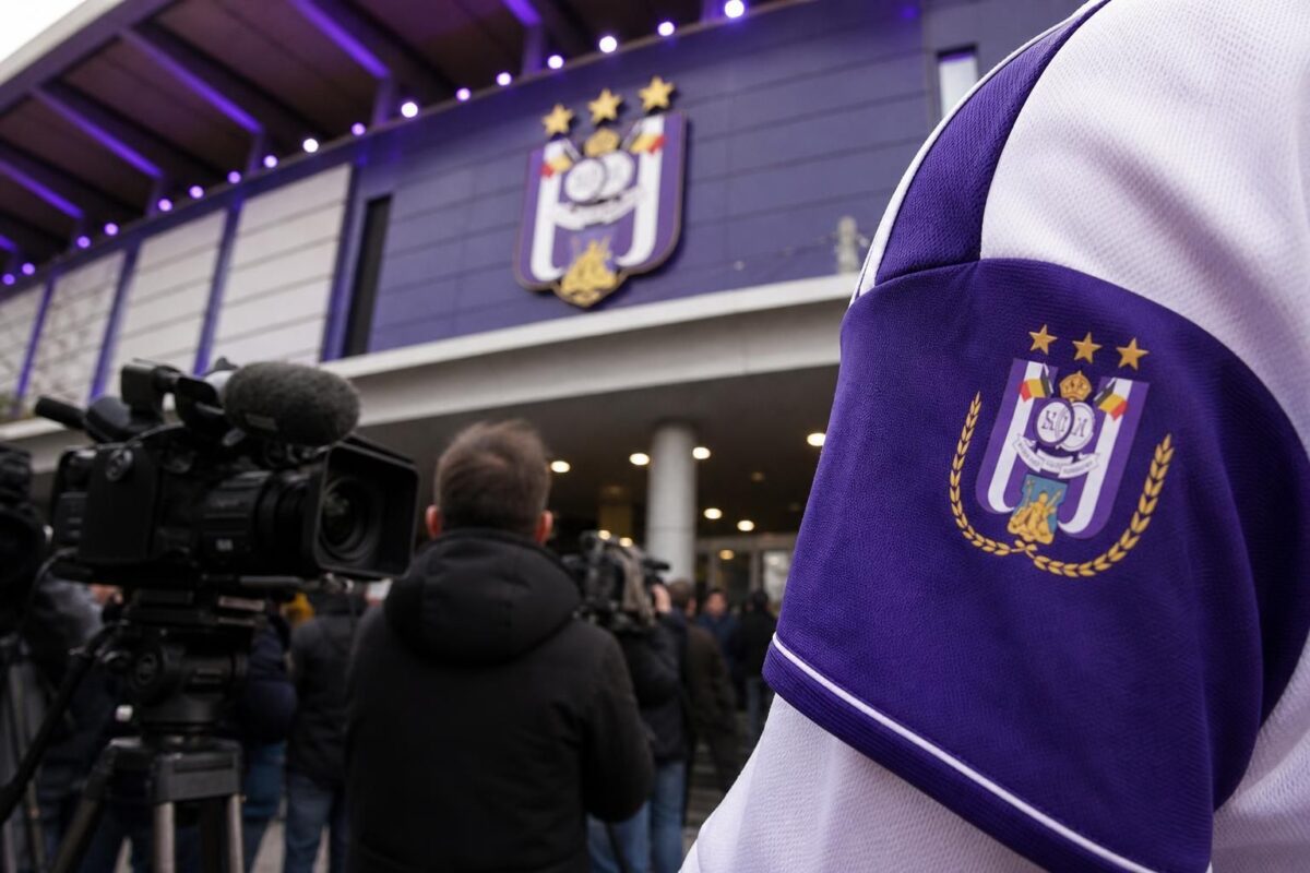Transfercontext rond nieuwe Anderlecht-verdediger Léo Pétrot in het Lotto Park