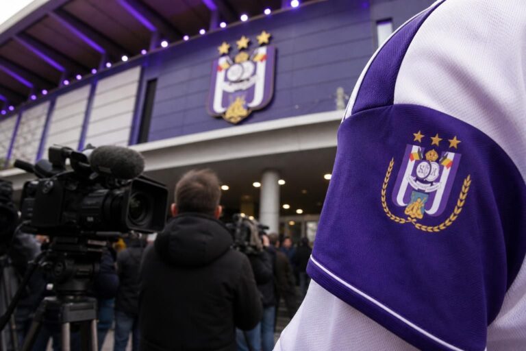 Transfercontext rond nieuwe Anderlecht-verdediger Léo Pétrot in het Lotto Park