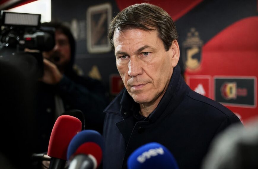 Rudi Garcia in een perscontext rond zijn periode bij de Rode Duivels