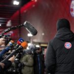 Gespannen perszone rond Bayern München in een zaak naast het veld