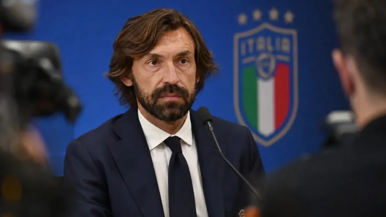Andrea Pirlo in een perscontext rond de mogelijke functie van Italiaans bondscoach