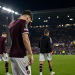 Ontgoochelde Hearts-spelers na een zware Europese uitnederlaag