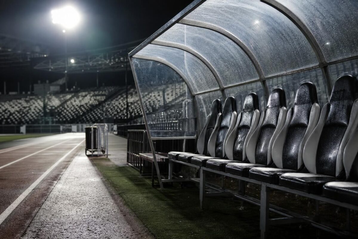 Lege dug-out bij La Louvière als symbool voor het afscheid van Fred Taquin
