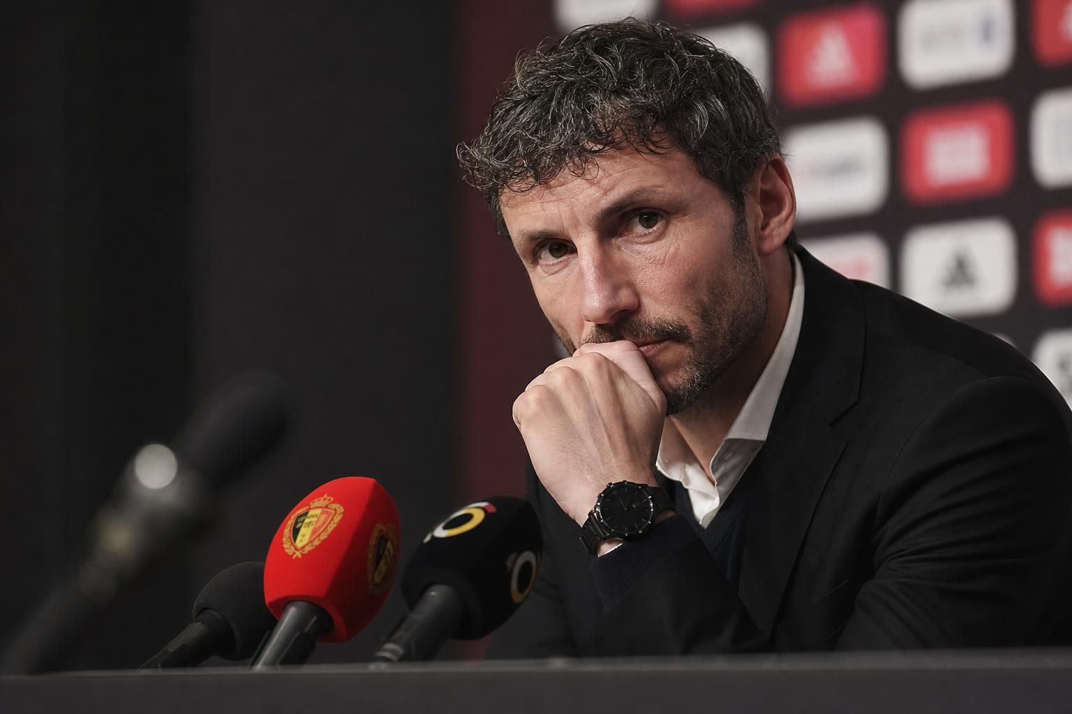 Mark van Bommel in een gespannen perscontext rond de Rode Duivels