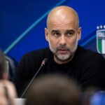 Pep Guardiola tijdens een persmoment in de context van de Italiaanse bondscoachvacature