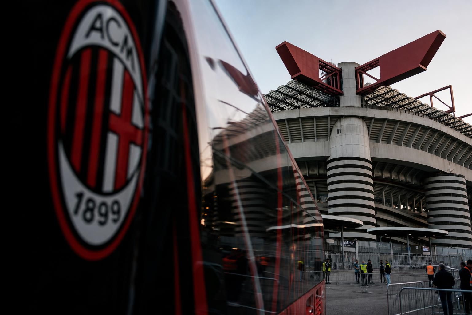 Sfeerbeeld van San Siro rond de toekomst van Koni De Winter bij AC Milan