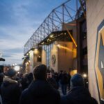 Transferachtige stadionomgeving rond Wolverhampton Wanderers bij de interesse in Tolu Arokodare