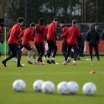 Trainingscontext bij Feyenoord na een trainerswissel, zonder herkenbare gezichten