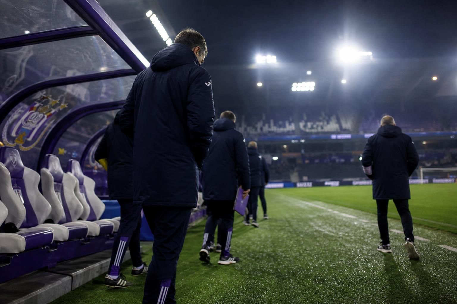 Gespannen Europese wedstrijdsfeer rond RSC Anderlecht zonder herkenbare gezichten