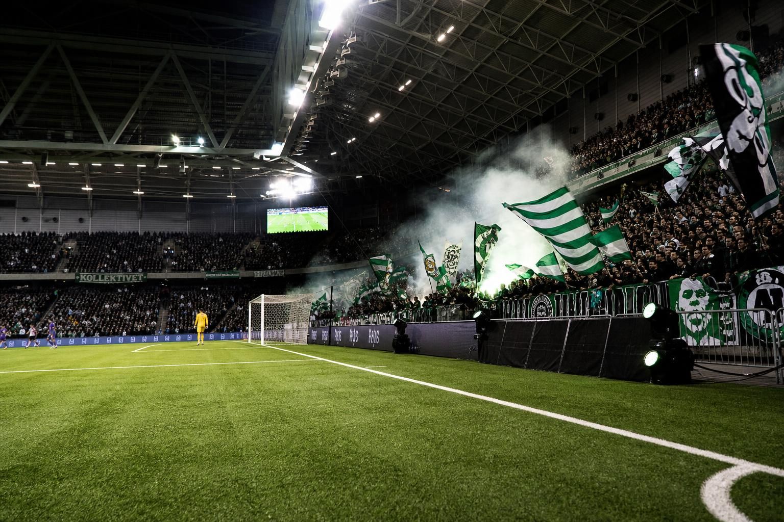 Een gespannen Europese stadionavond met kunstgras en fanatieke supporters rond Anderlecht tegen Hammarby