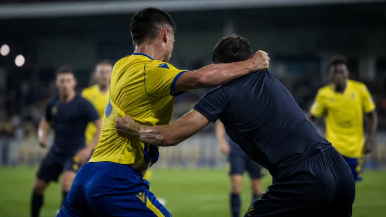 STVV in een bitsige oefenmatch met stevig duelspel zonder herkenbare gezichten