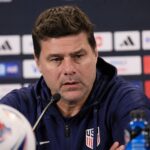 Mauricio Pochettino tijdens een gespannen persmoment voor Verenigde Staten tegen België op het WK 2026