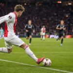 Mika Godts in Ajax-context na zijn Europese wedstrijd tegen Vojvodina